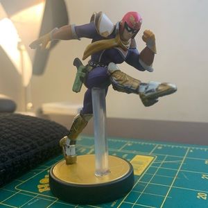 Captain Falcon Amiibo (Smash Brothers) - LIKE NEW / Pre-owned